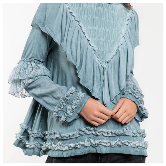 POL Vikki Blue Sage Flowy Top - Picture 4 of 16